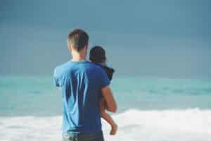 Arraigo familiar para padres de hijos españoles
